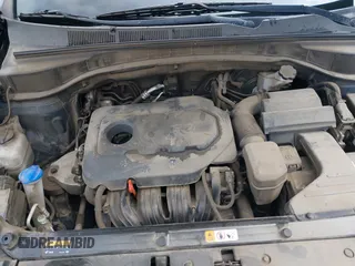 2017 Hyundai Santa Fe 2.4L z VIN 5XYZT3LB1HG489625, wystawiony jako IAAI lot #41784791 z przebiegiem 95 435 mil mil oraz . Historia ofert i sprzedaży dostępna na DreamBid. Obrazek 10.