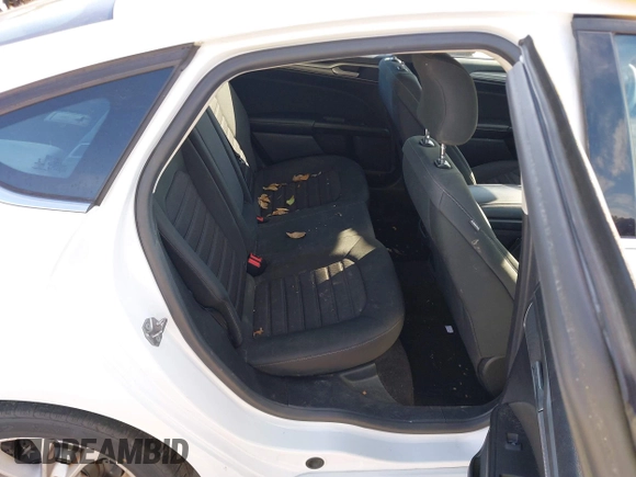 2019 Ford Fusion SE with VIN 3FA6P0H76KR261861, listed as a IAAI auction lot 41031650 with 132,040 mi miles. Bid and sale history available at carsss.com. Image 8.