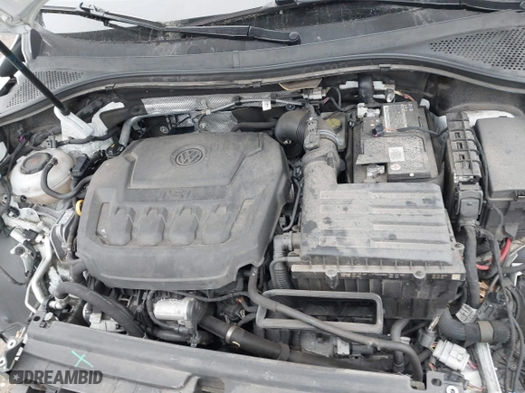 2020 Volkswagen Tiguan SE with VIN 3VV2B7AX0LM075033, listed as a IAAI auction lot 41310056 with 82,548 mi miles. Bid and sale history available at carsss.com. Image 10.