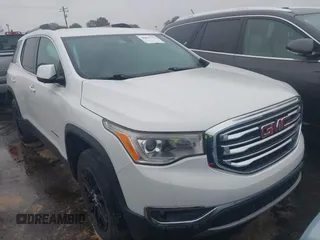 2019 GMC Acadia SLT z VIN 1GKKNMLS9KZ173596, wystawiony jako IAAI lot #40823722 z przebiegiem 123 457 mil mil oraz . Historia ofert i sprzedaży dostępna na DreamBid. Obrazek 1.