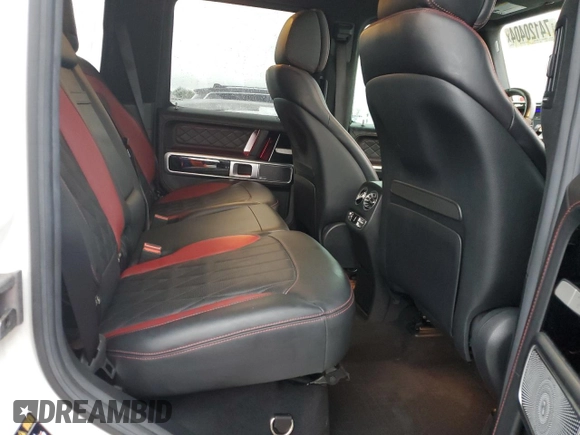 2021 Mercedes-Benz G 63 AMG z VIN W1NYC7HJXMX368367, wystawiony jako Copart lot #74120404 z przebiegiem 26 246 mil mil oraz Szkoda całkowita • Salvage title. Historia ofert i sprzedaży dostępna na DreamBid. Obrazek 11.