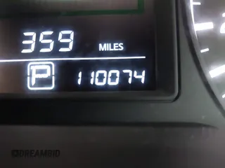 2017 Nissan Sentra SR z VIN 3N1AB7AP1HY263704, wystawiony jako IAAI lot #42253663 z przebiegiem 110 074 mil mil oraz . Historia ofert i sprzedaży dostępna na DreamBid. Obrazek 16.