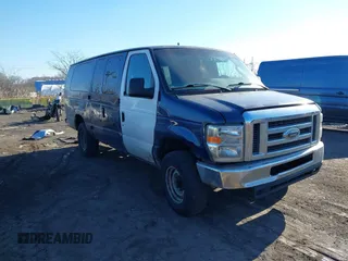 2011 Ford Econoline Passenger XL z VIN 1FBSS3BL4BDB37647, wystawiony jako IAAI lot #41337342 z przebiegiem 411 443 mil mil oraz . Historia ofert i sprzedaży dostępna na DreamBid. Obrazek 1.