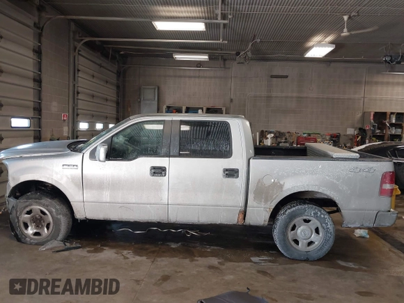 2007 Ford F-150 XLT with VIN 1FTPW14527KC78244, listed as a IAAI auction lot 41392809 with 272,645 mi miles. Bid and sale history available at carsss.com. Image 14.