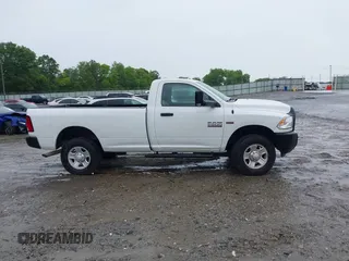 2018 Ram 2500 Tradesman z VIN 3C6MR5AJ8JG127319, wystawiony jako IAAI lot #42378584 z przebiegiem 132 406 mil mil oraz . Historia ofert i sprzedaży dostępna na DreamBid. Obrazek 13.