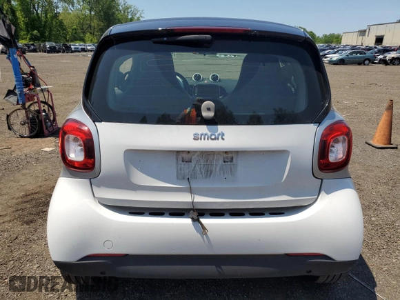 2016 Smart fortwo Passion with VIN WMEFJ5DA5GK123218, listed as a Copart auction lot 58978095 with 73,608 mi miles and Salvage title. Bid and sale history available at DreamBid. Image 6.