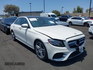 2017 Mercedes-Benz E 300 Luxury z VIN WDDZF4JB4HA185209, wystawiony jako IAAI lot #42455337 z przebiegiem 98 048 mil mil oraz . Historia ofert i sprzedaży dostępna na DreamBid. Obrazek 1.