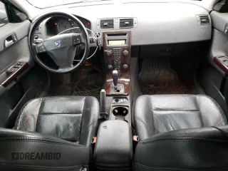 2004 Volvo S40 z VIN YV1MS382242015462, wystawiony jako Copart lot #80990264 z przebiegiem 193 137 mil mil oraz Czysty tytuł • Clean title. Historia ofert i sprzedaży dostępna na DreamBid. Obrazek 8.
