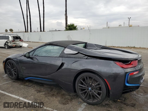 2019 BMW i8 z VIN WBY2Z6C57K7D00400, wystawiony jako Copart lot #63623433 z przebiegiem 4 255 mil mil oraz . Historia ofert i sprzedaży dostępna na DreamBid. Obrazek 2.