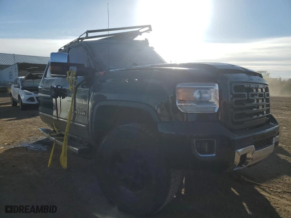 2019 GMC Sierra 3500HD Denali with VIN 1GT42WEY1KF245998, listed as a Copart auction lot 81811094 with 0 mi miles and Salvage Title. Bid and sale history available at carsss.com. Image 4.