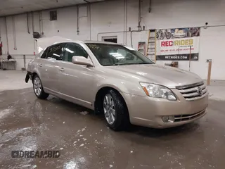 2007 Toyota Avalon XL z VIN 4T1BK36B17U232618, wystawiony jako IAAI lot #41633305 z przebiegiem 171 971 mil mil oraz . Historia ofert i sprzedaży dostępna na DreamBid. Obrazek 1.