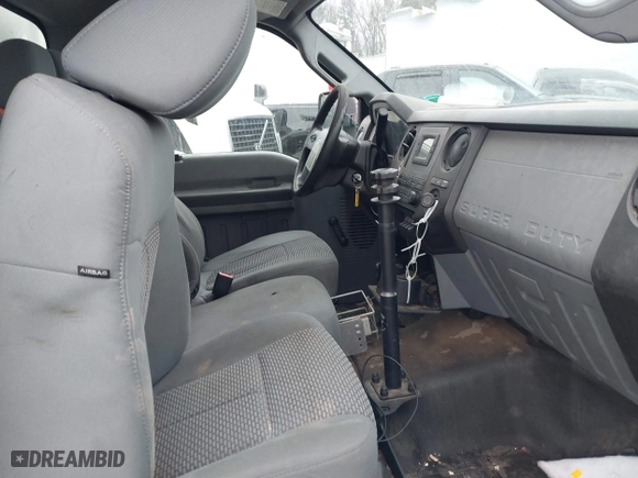 2015 Ford Super Duty F-250 SRW XL with VIN 1FDBF2B66FED21648, listed as a IAAI auction lot 41700328 with 370,599 mi miles. Bid and sale history available at carsss.com. Image 5.