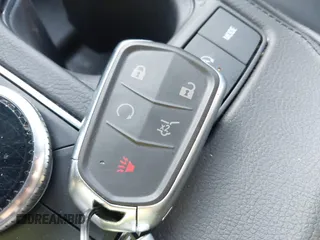 2023 Cadillac XT4 FWD Luxury z VIN 1GYAZAR40PF135132, wystawiony jako IAAI lot #41684609 z przebiegiem 12 164 mil mil oraz . Historia ofert i sprzedaży dostępna na DreamBid. Obrazek 11.