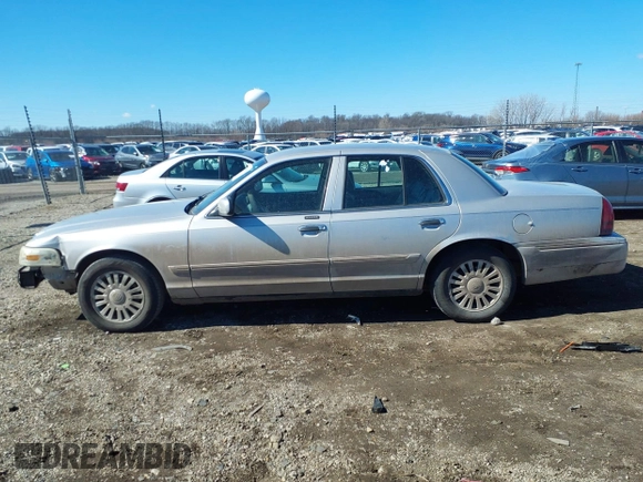 2006 Mercury Grand Marquis LS Premium z VIN 2MEHM75W56X605511, wystawiony jako IAAI lot #41642522 z przebiegiem 120 054 mil mil oraz . Historia ofert i sprzedaży dostępna na DreamBid. Obrazek 14.