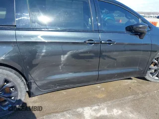 2020 Chrysler Pacifica Touring with VIN 2C4RC1FG8LR150540, listed as a IAAI auction lot 41506101 with 152,046 mi miles and . Bid and sale history available at DreamBid. Image 17.