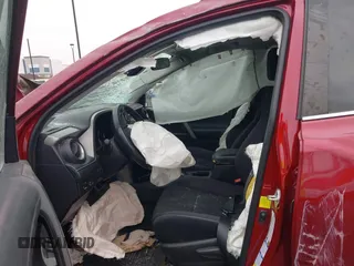 2018 Toyota RAV4 XLE with VIN 2T3RFREVXJW699293, listed as a IAAI auction lot 41881742 with Not Provided miles and . Bid and sale history available at DreamBid. Image 5.