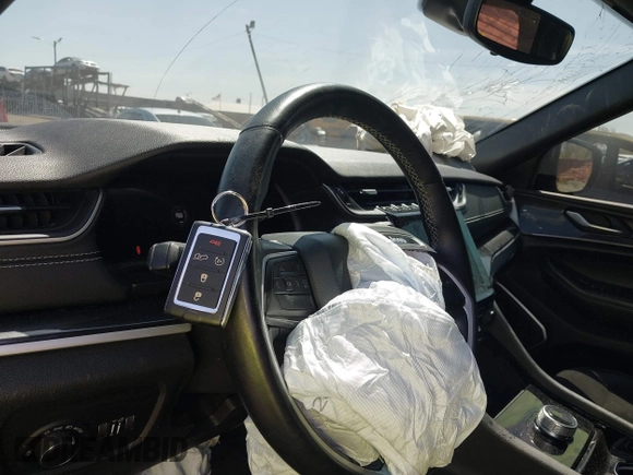 2021 Jeep Grand Cherokee Altitude z VIN 1C4RJKAG5M8209138, wystawiony jako IAAI lot #42094077 z przebiegiem 90 169 mil mil oraz . Historia ofert i sprzedaży dostępna na DreamBid. Obrazek 11.