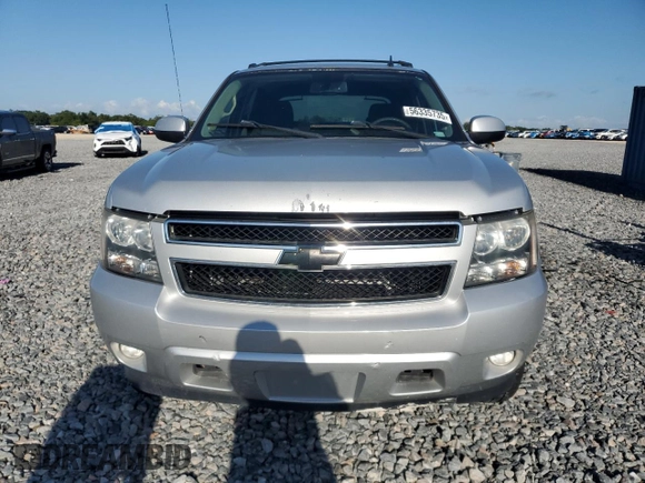 2013 Chevrolet Avalanche LS z VIN 3GNMCEE02DG245728, wystawiony jako Copart lot #56335735 z przebiegiem 132 194 mil mil oraz Szkoda całkowita • Salvage title. Historia ofert i sprzedaży dostępna na DreamBid. Obrazek 5.