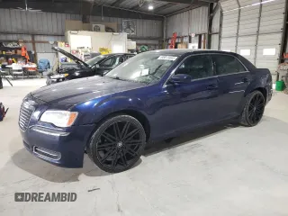 2014 Chrysler 300 z VIN 2C3CCAAG2EH380438, wystawiony jako Copart lot #60611645 z przebiegiem 127 326 mil mil oraz Czysty tytuł • Clean title. Historia ofert i sprzedaży dostępna na DreamBid. Obrazek 1.
