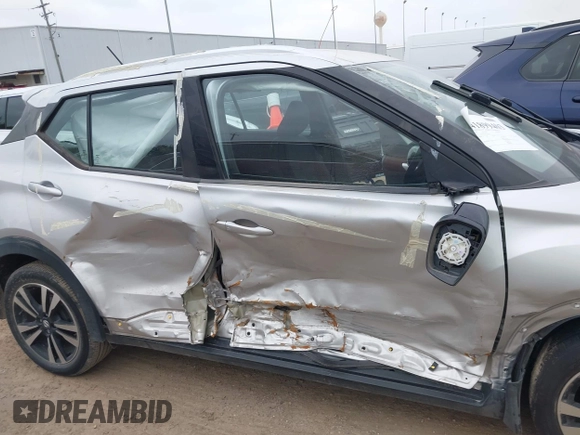2018 Nissan Kicks SV with VIN 3N1CP5CU3JL513965, listed as a IAAI auction lot 41899403 with 22,086 mi miles and . Bid and sale history available at DreamBid. Image 6.