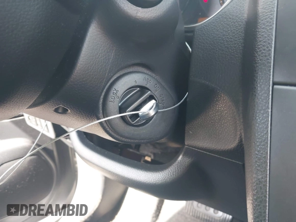 2008 Nissan Versa S z VIN 3N1BC11E68L405992, wystawiony jako IAAI lot #42060826 z przebiegiem 142 956 mil mil oraz . Historia ofert i sprzedaży dostępna na DreamBid. Obrazek 11.