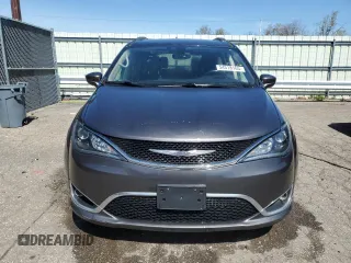 2017 Chrysler Pacifica Touring L Plus with VIN 2C4RC1EGXHR778592, listed as a Copart auction lot 54518165 with 189,760 mi miles and Clean Title. Bid and sale history available at DreamBid. Image 5.