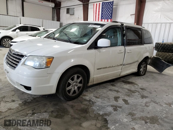 2010 Chrysler Town & Country Touring z VIN 2A4RR5D1XAR492731, wystawiony jako Copart lot #89331835 z przebiegiem 209 381 mil mil oraz Szkoda całkowita • Salvage title. Historia ofert i sprzedaży dostępna na DreamBid. Obrazek 1.