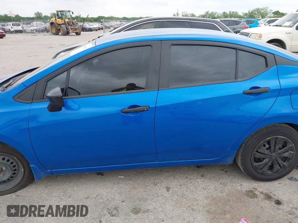 2023 Nissan Versa S z VIN 3N1CN8DV1PL832773, wystawiony jako IAAI lot #42140621 z przebiegiem 46 635 mil mil oraz . Historia ofert i sprzedaży dostępna na DreamBid. Obrazek 13.