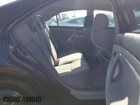 2011 Toyota Camry LE z VIN 4T1BF3EK7BU679002, wystawiony jako IAAI lot #42078508 z przebiegiem 179 019 mil mil oraz . Historia ofert i sprzedaży dostępna na DreamBid. Obrazek 8.