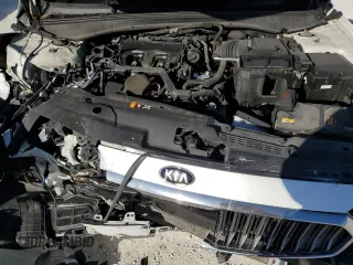 2017 Kia Cadenza Premium with VIN KNALC4J10H5063940, listed as a Copart auction lot 83557634 with 79,129 mi miles and Non Repairable. Bid and sale history available at carsss.com. Image 12.