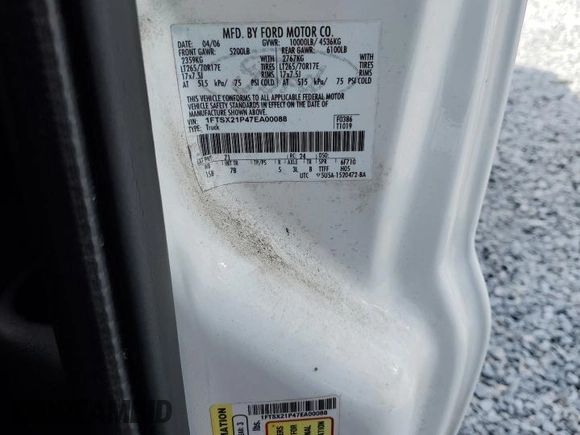 2007 Ford F-250 XL z VIN 1FTSX21P47EA00088, wystawiony jako Copart lot #54411125 z przebiegiem 68 931 mil mil oraz Szkoda całkowita • Salvage title. Historia ofert i sprzedaży dostępna na DreamBid. Obrazek 12.