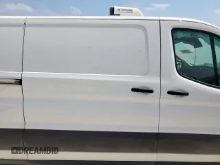 2023 Ford Transit Cargo с VIN 1FTBR1Y81PKB48106, выставлен на аукционе Copart как лот 57442685 с пробегом 11 889 миль миль и Списание • Salvage title. История ставок и продаж доступна на DreamBid. Изображение 11.
