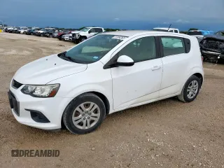 2017 Chevrolet Sonic LT z VIN 1G1JG6SH4H4173345, wystawiony jako Copart lot #60032635 z przebiegiem 59 487 mil mil oraz Czysty tytuł • Clean title. Historia ofert i sprzedaży dostępna na DreamBid. Obrazek 1.