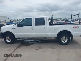 2003 Ford F-250 XL z VIN 1FTNW21L43EA90253, wystawiony jako IAAI lot #42102297 z przebiegiem Nie podano mil oraz . Historia ofert i sprzedaży dostępna na DreamBid. Obrazek 13.
