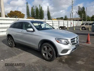 2018 Mercedes-Benz GLC 300 z VIN WDC0G4KB2JV102108, wystawiony jako Copart lot #51797515 z przebiegiem 62 798 mil mil oraz Szkoda całkowita • Salvage title. Historia ofert i sprzedaży dostępna na DreamBid. Obrazek 4.