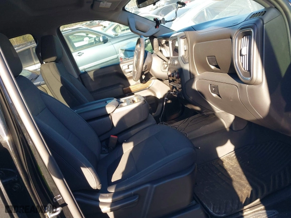 2019 Chevrolet Silverado 1500 LT with VIN 3GCPWCEK9KG135825, listed as a IAAI auction lot 41694390 with 40,267 mi miles. Bid and sale history available at carsss.com. Image 5.