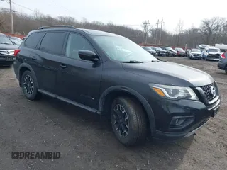 2019 Nissan Pathfinder S z VIN 5N1DR2MM3KC650955, wystawiony jako IAAI lot #41463501 z przebiegiem 65 227 mil mil oraz . Historia ofert i sprzedaży dostępna na DreamBid. Obrazek 1.