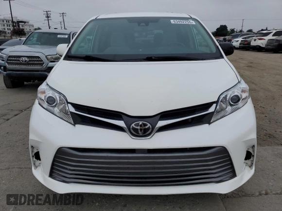 2019 Toyota Sienna LE Auto Access Seat z VIN 5TDKZ3DC2KS004815, wystawiony jako Copart lot #63492255 z przebiegiem 131 212 mil mil oraz Szkoda całkowita • Salvage title. Historia ofert i sprzedaży dostępna na DreamBid. Obrazek 5.