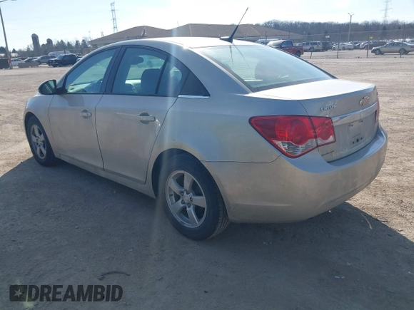 2014 Chevrolet Cruze 1LT z VIN 1G1PC5SB5E7469500, wystawiony jako IAAI lot #41804150 z przebiegiem 100 091 mil mil oraz . Historia ofert i sprzedaży dostępna na DreamBid. Obrazek 3.