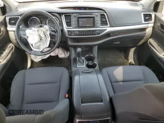 2018 Toyota Highlander LE с VIN 5TDBZRFH7JS867488, выставлен на аукционе Copart как лот 60373075 с пробегом 64 043 миль миль и Списание • Salvage title. История ставок и продаж доступна на DreamBid. Изображение 8.
