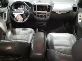 2004 Ford Escape XLT z VIN 1FMCU931X4KB36474, wystawiony jako Copart lot #52814635 z przebiegiem 168 550 mil mil oraz Szkoda całkowita • Salvage title. Historia ofert i sprzedaży dostępna na DreamBid. Obrazek 8.