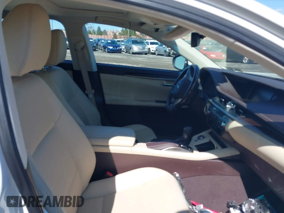 2018 Lexus ES with VIN 58ABK1GG0JU102540, listed as a IAAI auction lot 41858646 with 61,505 mi miles. Bid and sale history available at carsss.com. Image 5.
