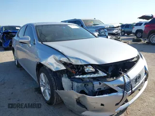 2015 Lexus ES 330 z VIN JTHBK1GG2F2179200, wystawiony jako IAAI lot #42035802 z przebiegiem 149 275 mil mil oraz . Historia ofert i sprzedaży dostępna na DreamBid. Obrazek 1.