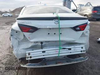 2019 Nissan Altima S with VIN 1N4BL4BVXKC159535, listed as a IAAI auction lot 41136702 with 90,380 mi miles and . Bid and sale history available at carsss.com. Image 17.