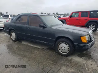1987 Mercedes-Benz 300 with VIN WDBEB33D0HA432026, listed as a Copart auction lot 48766665 with 161,099 mi miles and Clean Title. Bid and sale history available at DreamBid. Image 4.