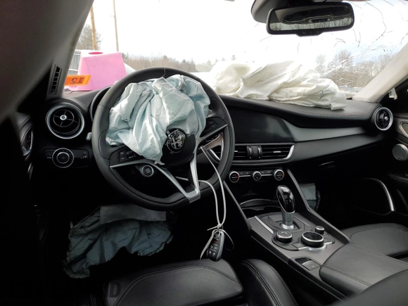 2017 Alfa Romeo Giulia Ti with VIN ZARFAEEN1H7552950, listed as a Copart auction lot 67524392 with 45,009 mi miles. Bid and sale history available at carsss.com. Image 8.