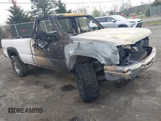 2004 Chevrolet Silverado 3500 SRW Wrk Trk z VIN 1GCHK34U44E355953, wystawiony jako IAAI lot #41958740 z przebiegiem Nie podano mil oraz . Historia ofert i sprzedaży dostępna na DreamBid. Obrazek 1.