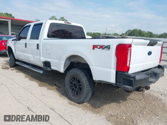 2012 Ford F-250 XL with VIN 1FT7W2B61CEA07489, listed as a IAAI auction lot 42036011 with 249,546 mi miles and . Bid and sale history available at DreamBid. Image 3.