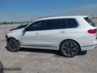 2020 BMW X7 xDrive40i with VIN 5UXCW2C00L9A03002, listed as a IAAI auction lot 41856130 with 33,713 mi miles. Bid and sale history available at carsss.com. Image 15.