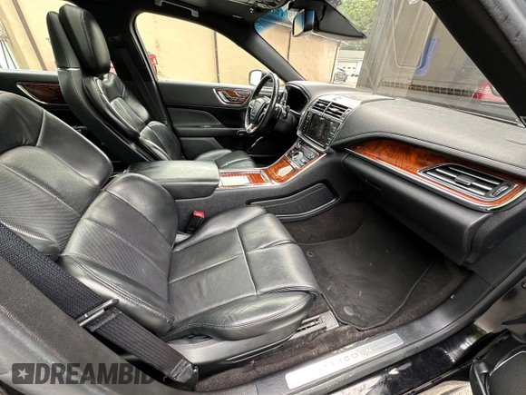 2020 Lincoln Continental Reserve z VIN 1LN6L9NP8L5601946, wystawiony jako Copart lot #59259205 z przebiegiem 359 593 mil mil oraz Tytuł czysty. Historia ofert i sprzedaży dostępna na DreamBid. Obrazek 5.